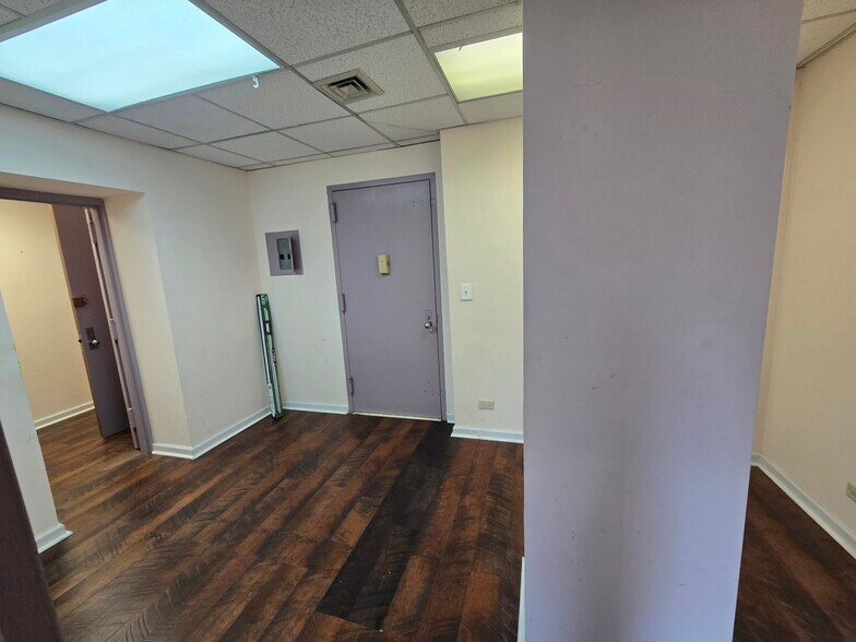 More Photos Of 92-29 Queens Blvd, Rego Park Apartments For Lease