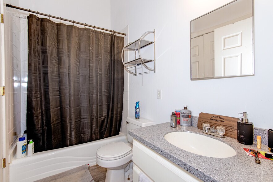 More Photos Of 215 10th St, Augusta Storefront Retail Residential For Sale