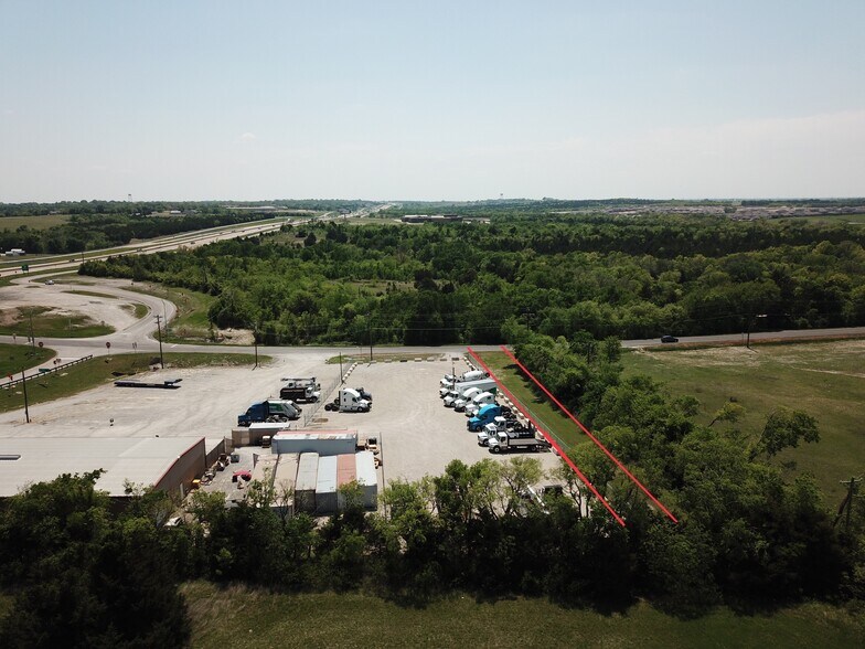 More Photos Of 1800 North Collins Fwy, Howe Manufacturing For Sale