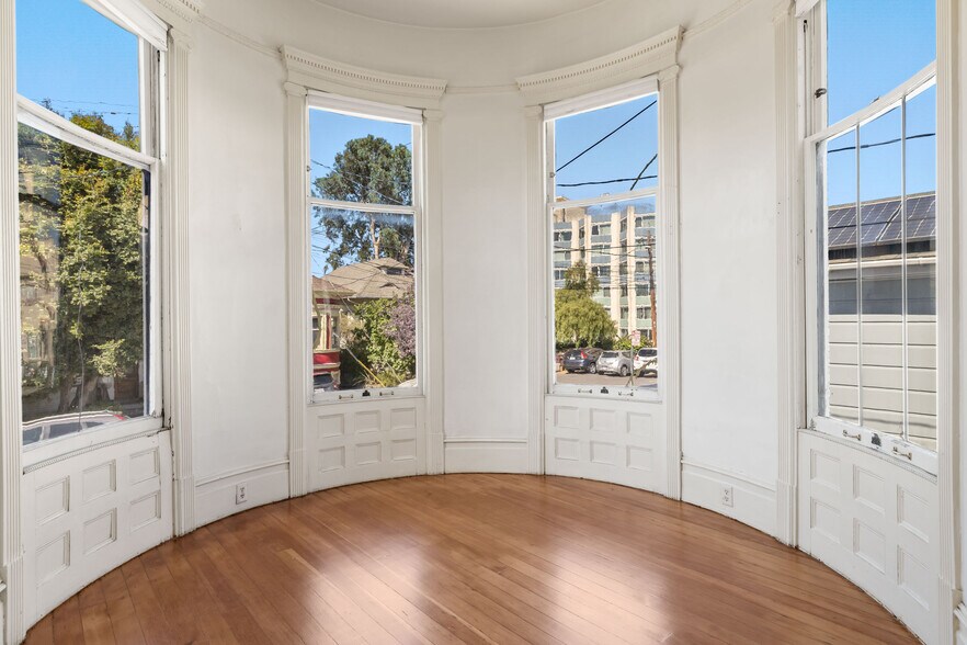 More Photos Of 102 Hamilton Pl, Oakland Multifamily For Sale