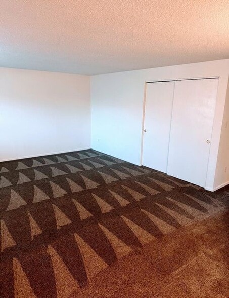 More Photos Of 350 Alder St, Central Point Apartments For Sale