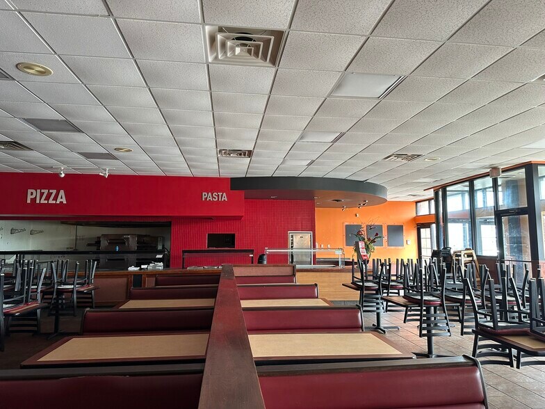 More Photos Of 2150-2172 Walker Lake Rd, Ontario General Retail For Sale
