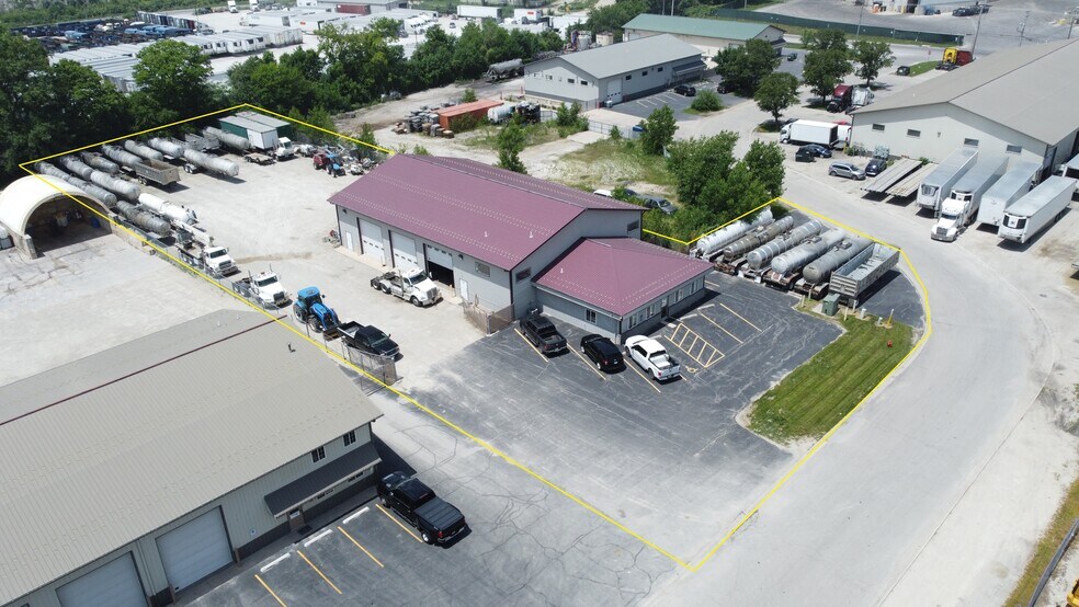 Primary Photo Of 2126 Gould Ct, Rockdale Warehouse For Lease