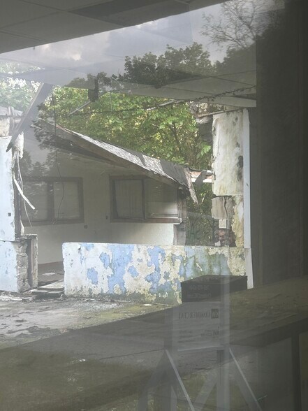 More Photos Of 8221 US-41, Bloomingdale General Retail For Sale