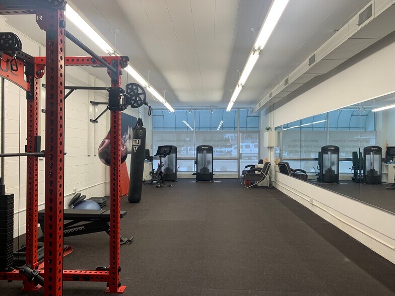 More Photos Of 196-200 Forest Ave, Locust Valley Freestanding For Lease