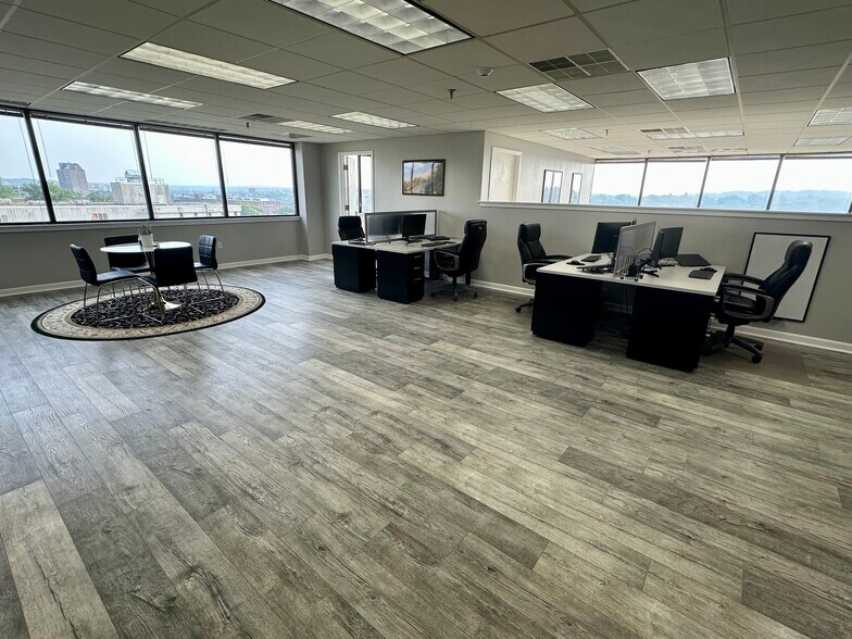 More Photos Of 1650 Elm St, Manchester Medical For Sale