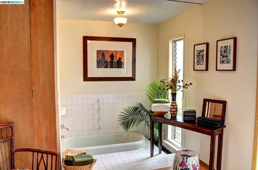 More Photos Of 986 Kains Ave, Albany Apartments For Sale