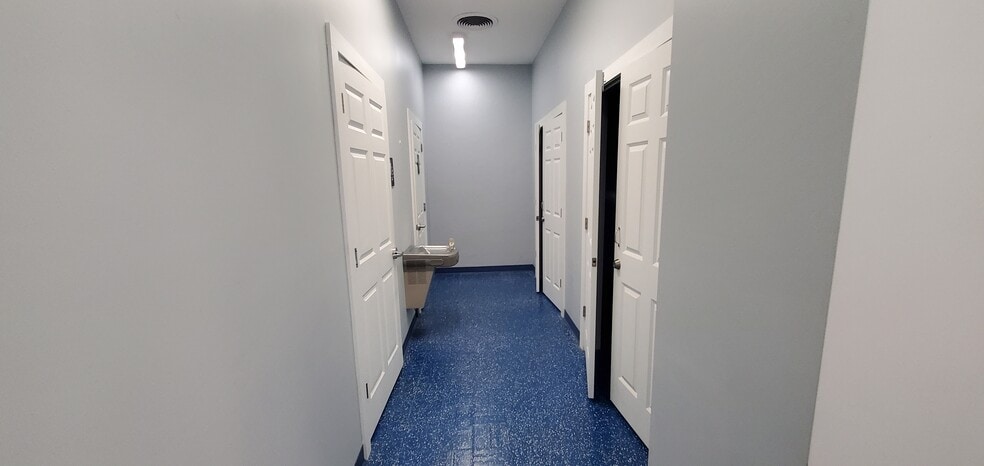 More Photos Of 657-673 E Broadway Blvd, Jefferson City Office For Lease