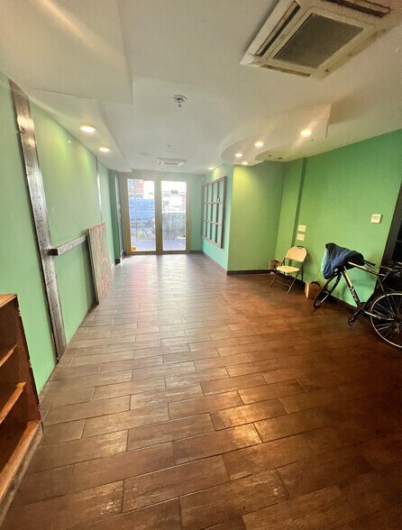 More Photos Of 605-607 Manhattan Ave, Brooklyn Apartments For Sale