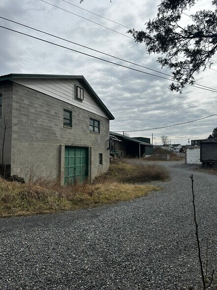 More Photos Of 215 W Elder St, Cumberland Land For Sale