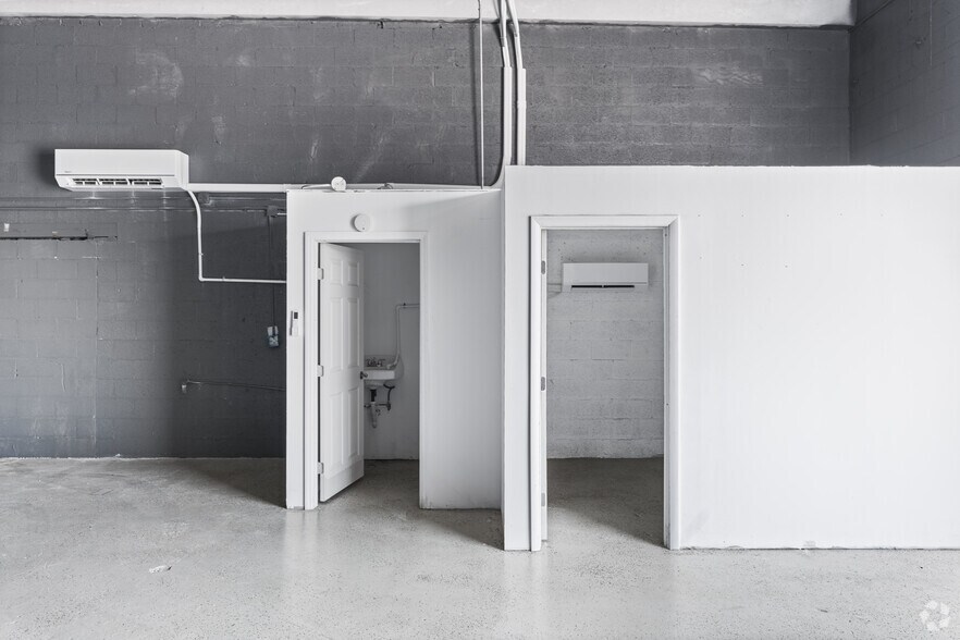 More Photos Of 2099 NW 141st St, Opa Locka Warehouse For Lease