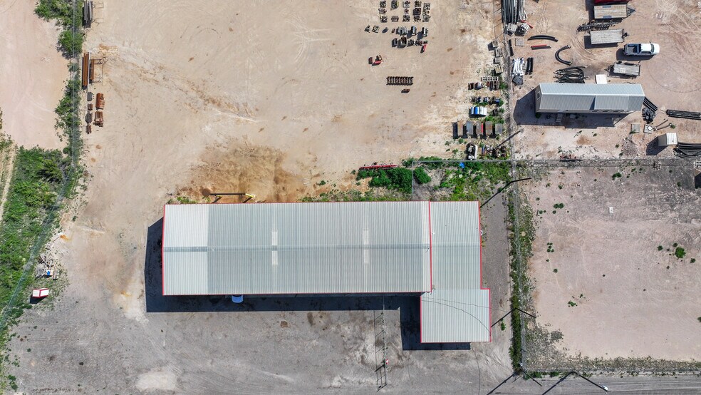 More Photos Of 12718 TX-191, Midland Warehouse For Lease