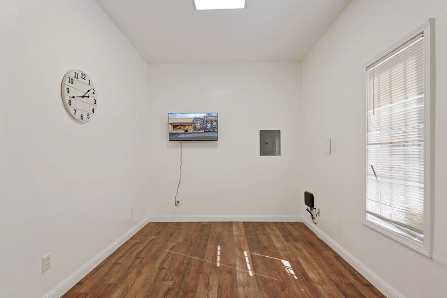 More Photos Of 304 W Harding Way, Stockton Office For Sale