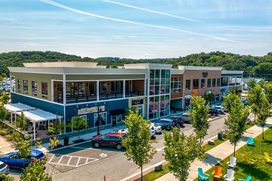 More Photos Of 300 Oxford Rd, Oxford Unknown For Lease