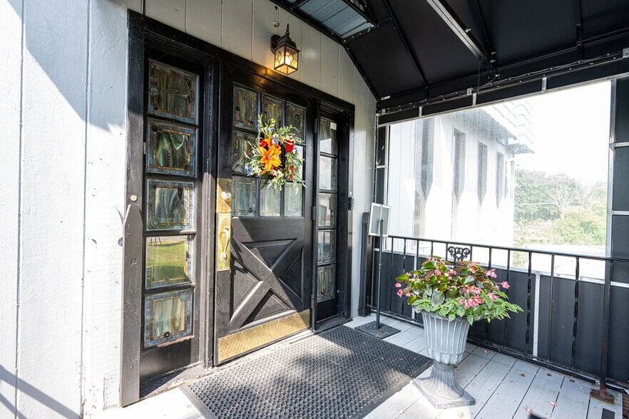 More Photos Of 3365 Abbott Rd, Orchard Park General Retail For Sale