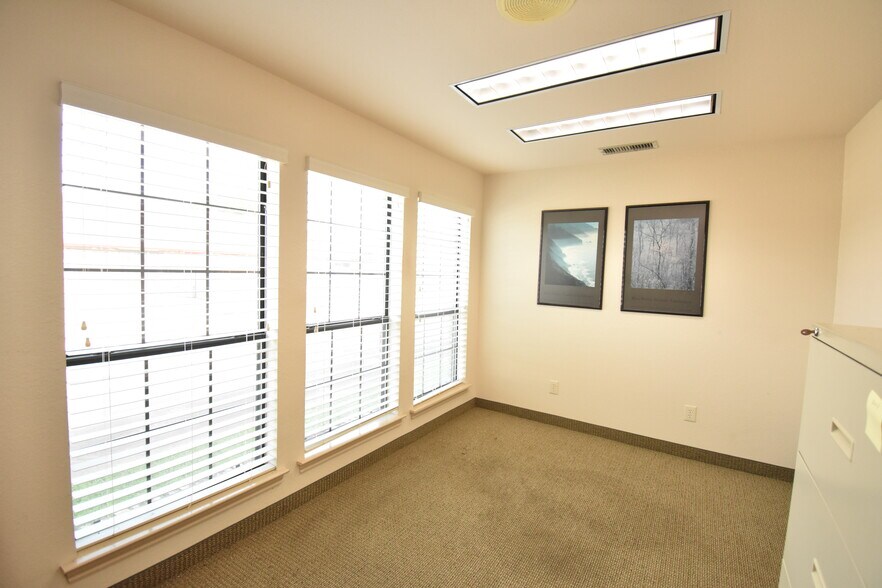 More Photos Of 2612 Harwood Rd, Bedford Medical For Sale