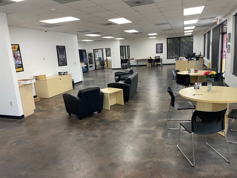 More Photos Of 1831 Cassat Ave, Jacksonville Auto Dealership For Sale