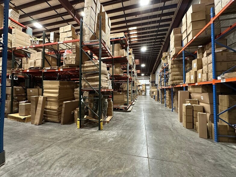 More Photos Of 2335 Union Rd, Cheektowaga Distribution For Lease