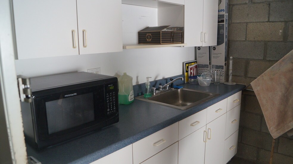 More Photos Of 161 Commerce Rd, Boynton Beach Warehouse For Sale