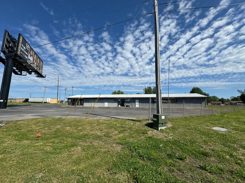 More Photos Of 205 Mimosa Ln, Tahlequah General Retail For Sale