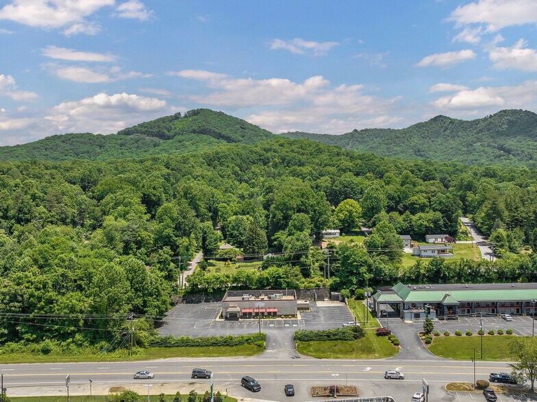 More Photos Of 581 Nc Highway 9, Black Mountain Restaurant For Lease
