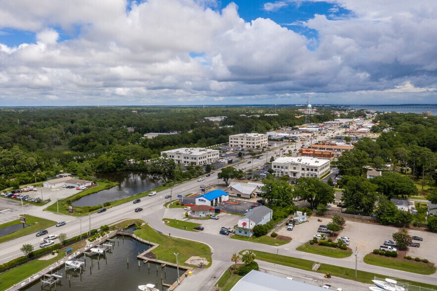 More Photos Of 4317 Arendell St, Morehead City Office For Sale