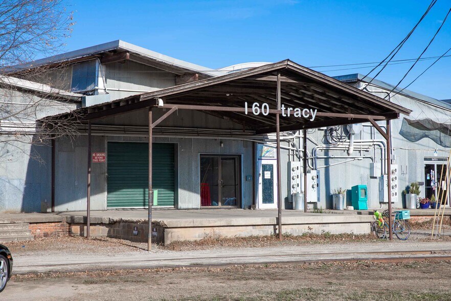 More Photos Of 160 Tracy St, Athens Flex For Lease