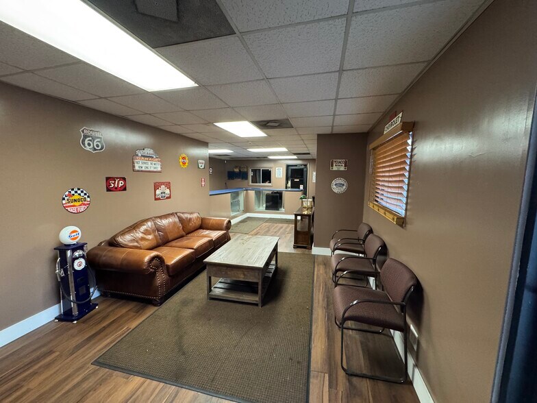 More Photos Of 3372 Dogwood Dr, Atlanta Auto Repair For Sale