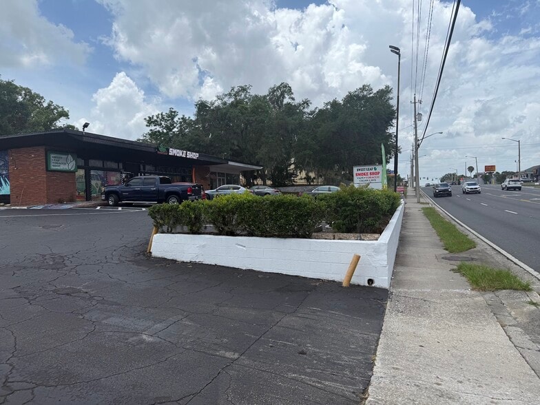 More Photos Of 1216 E Silver Springs Blvd, Ocala Storefront For Lease