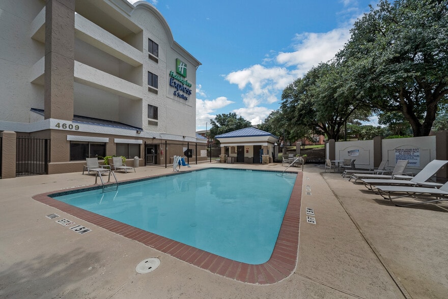More Photos Of 4609 Citylake Blvd W, Fort Worth Hotel For Sale