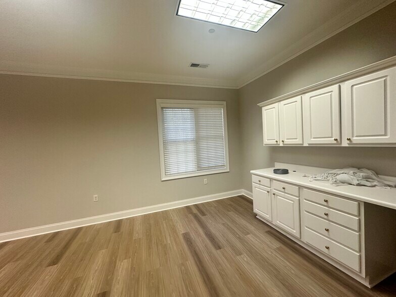 More Photos Of 10425 Old Alabama Connector Rd, Alpharetta Office For Lease