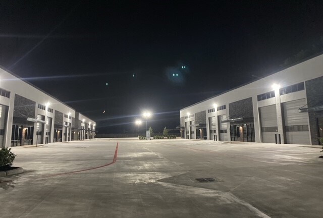 More Photos Of 23637 Gosling Rd, Spring Showroom For Lease