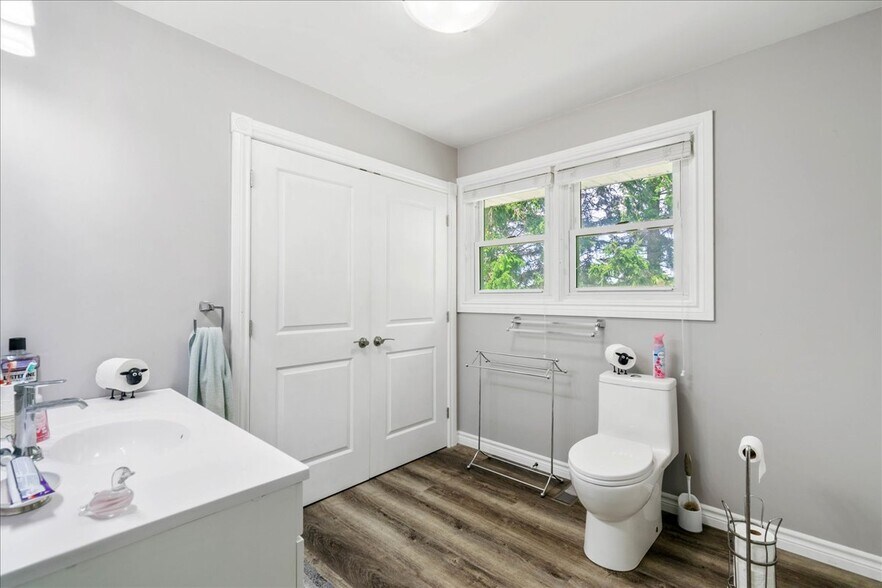 More Photos Of 383731 Salford Rd, Salford Freestanding For Sale