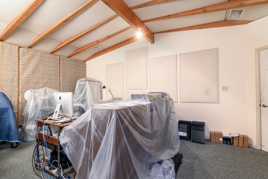More Photos Of 1721 E Main St, Ventura Storefront For Sale