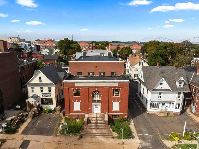 More Photos Of 54 Washington St, Middletown Office For Sale