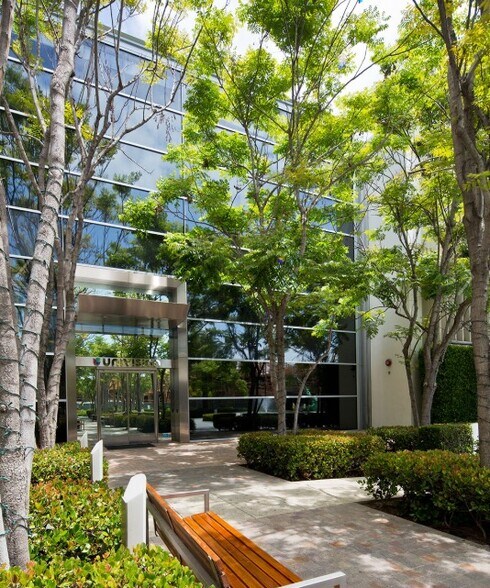 More Photos Of 5999 Center Dr, Los Angeles Office Residential For Lease