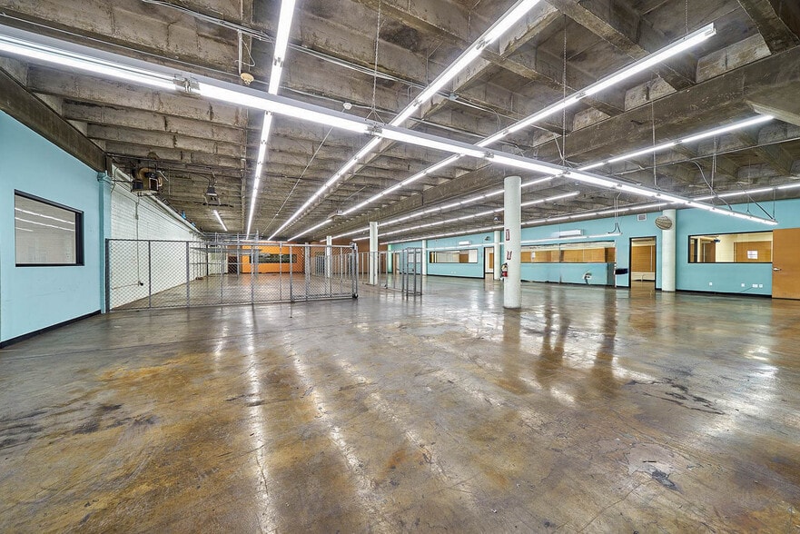 More Photos Of 519 E Washington Blvd, Los Angeles Warehouse For Lease