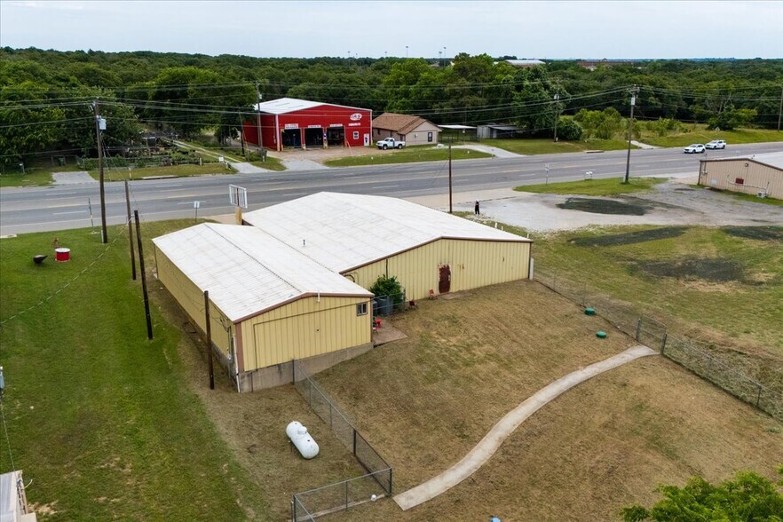More Photos Of 11361 FM 730 N, Azle Flex For Sale