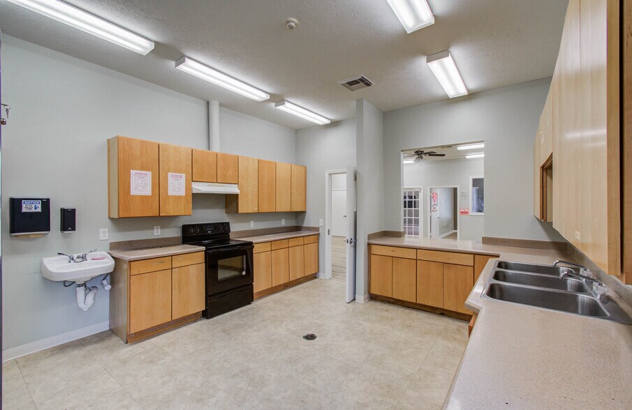 More Photos Of 19647 River Bottom Rd, Katy Daycare Center For Sale