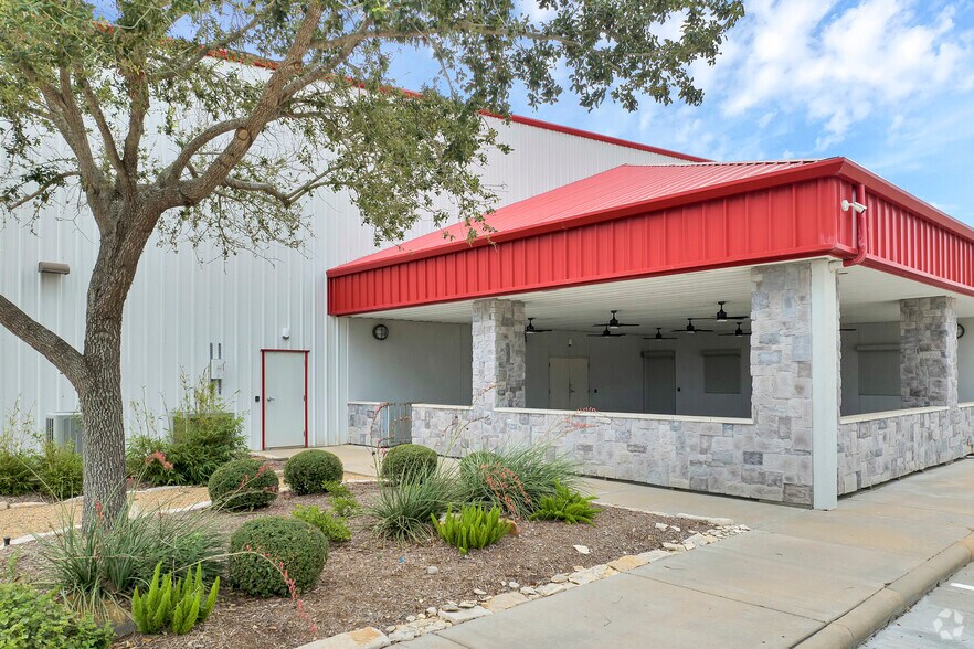 More Photos Of 3782 Reese Rd, Rosenberg Warehouse For Lease
