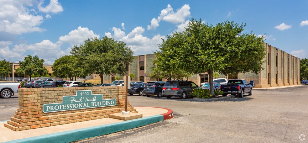 More Photos Of 4400-4402 Vance Jackson Rd, San Antonio Office For Lease