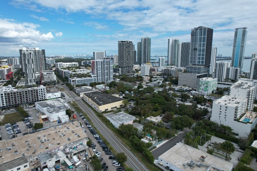 More Photos Of 100 NE 26th St, Miami Warehouse For Sale