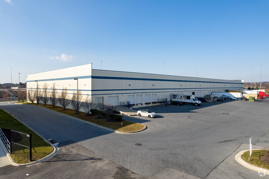 More Photos Of 1901 62nd St, Rosedale Warehouse For Lease