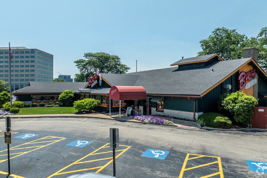 More Photos Of 90 Yorktown Mall Dr, Downers Grove Restaurant For Sale