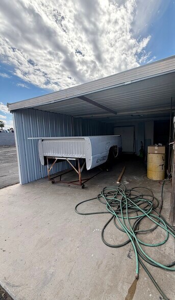More Photos Of 625 W Broadway Rd, Mesa Service For Lease
