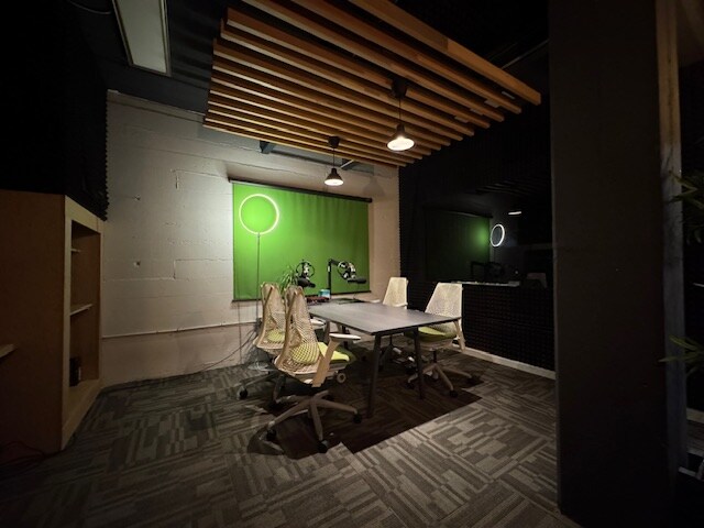 More Photos Of 1528 Webster St, Oakland Coworking Space