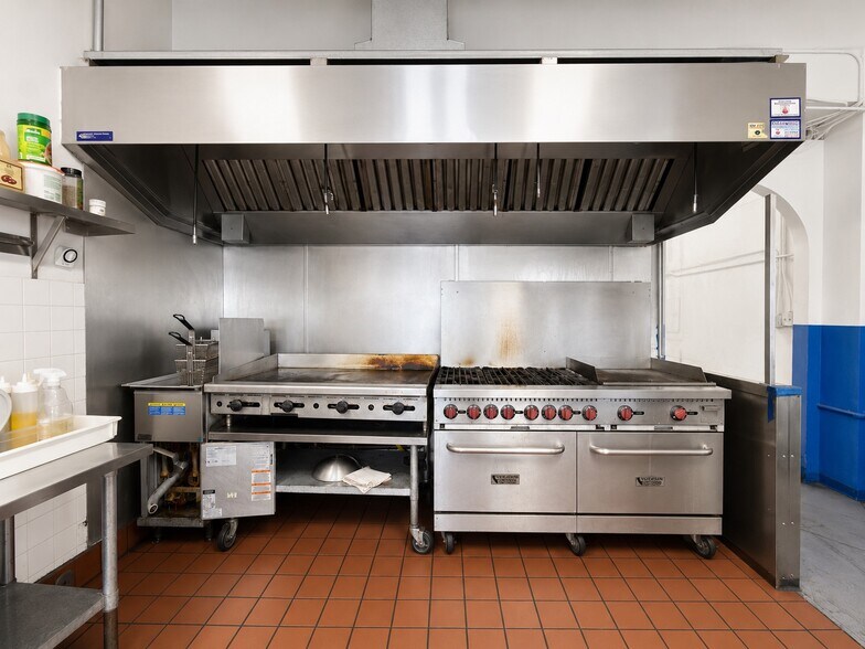 More Photos Of 300 Bay Shore Blvd, San Francisco Restaurant For Lease
