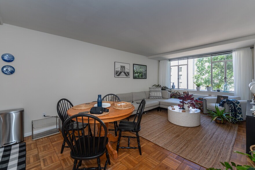 More Photos Of 2712 Wisconsin Ave NW, Washington Apartments For Sale