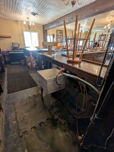 More Photos Of 17 Main St, Ballston Lake Restaurant For Lease