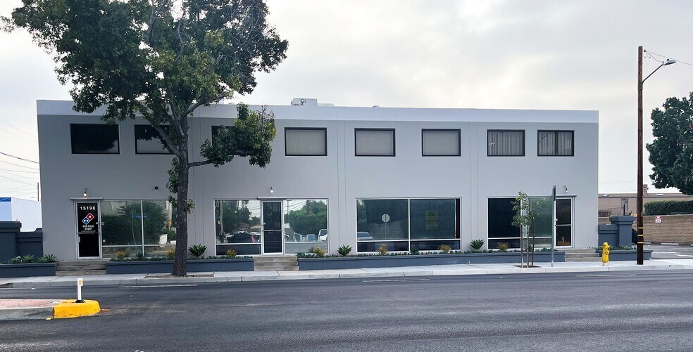 More Photos Of 15144-15204 Downey Ave, Paramount Flex For Lease